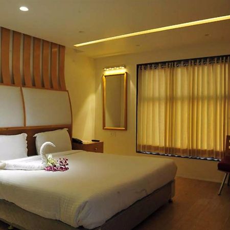 Grand Nakshatra Hotel Ананд Экстерьер фото