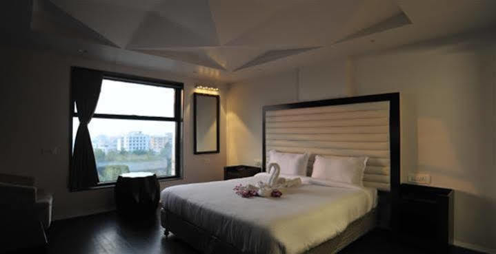Grand Nakshatra Hotel Ананд Экстерьер фото